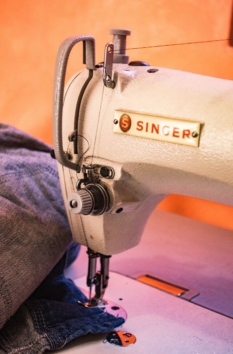 tan colored vintage singer sewing machine